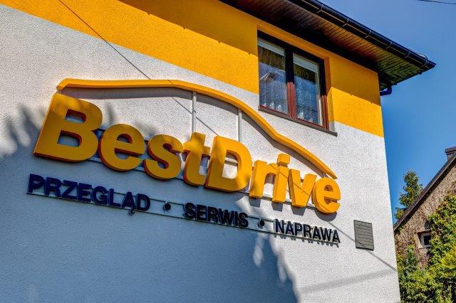 KODO Auto Serwis – wejście do warsztatu