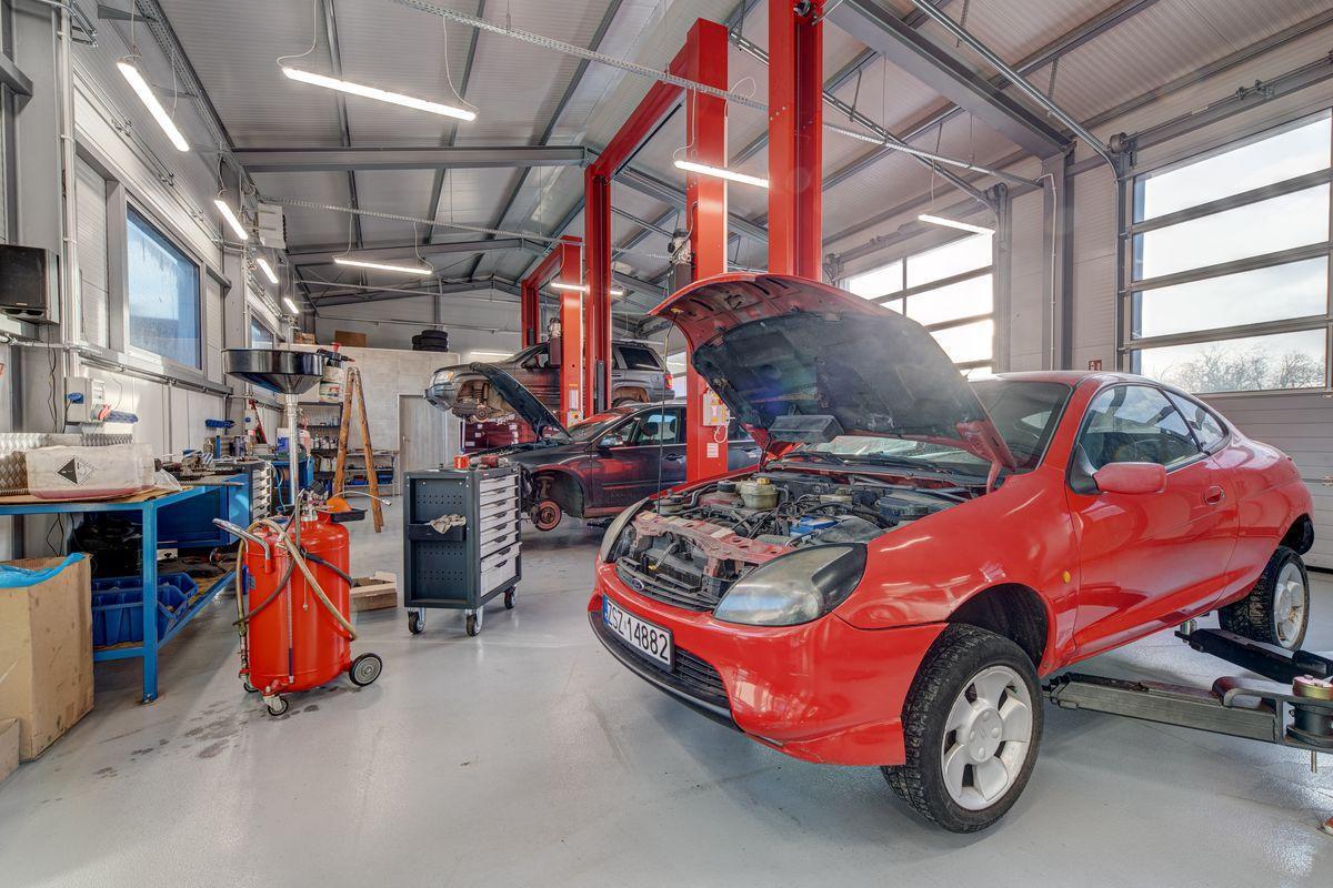 KODO Auto Serwis – wnętrze hali